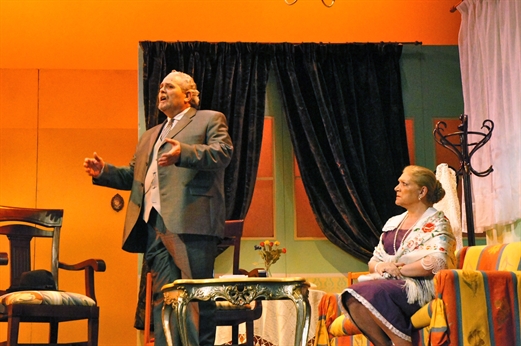 Elvira Pineda dirige la obra ‘Un marido celoso nunca tiene reposo’