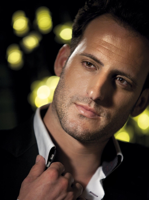 El cantante Rafa Garcel rinde homenaje a Antonio Molina